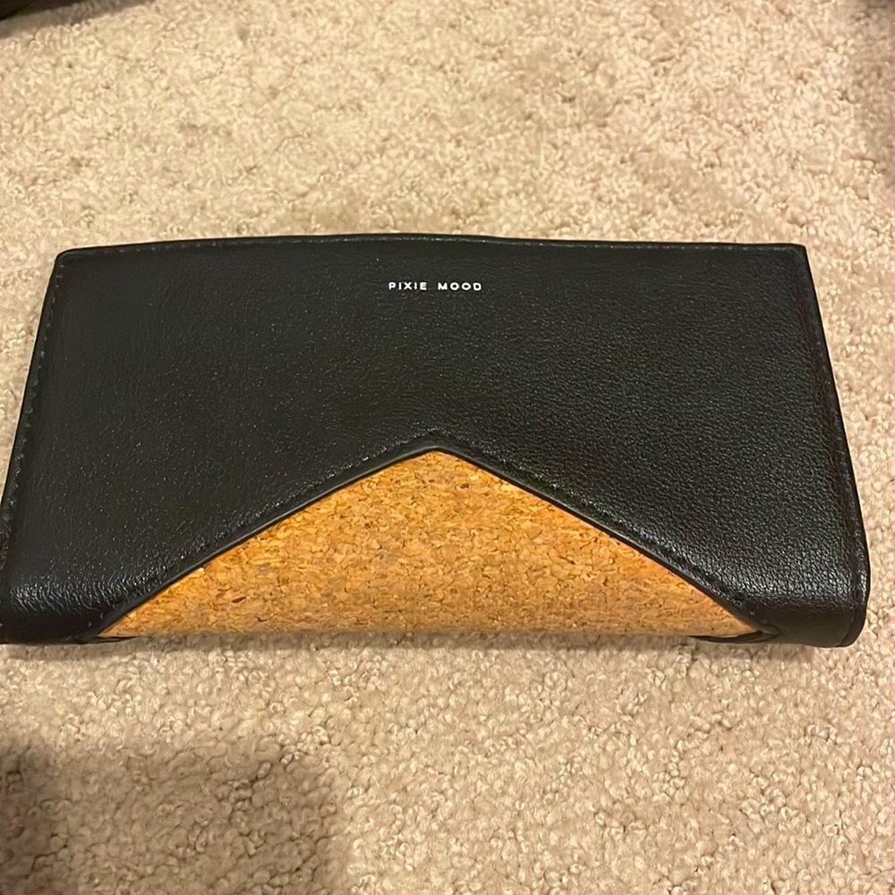 Black wallet with cork detail